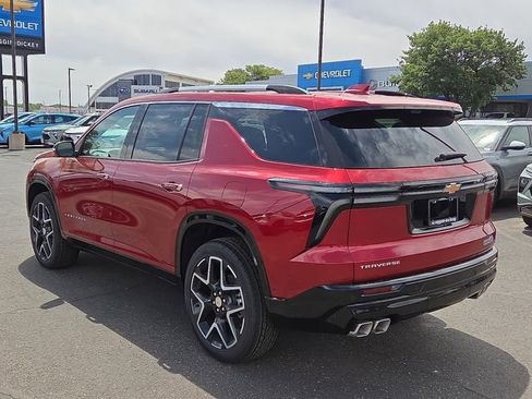 New 2026 Chevrolet Traverse High Country FWD image 3