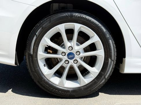 Used 2019 Ford Fusion SE FWD image 13
