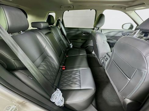 New 2026 Nissan Rogue Platinum w/ Platinum Premium Package image 36