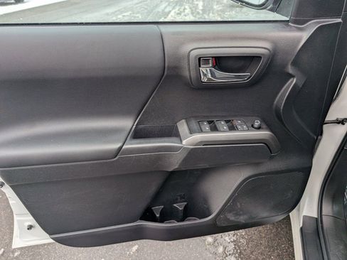 Used 2023 Toyota Tacoma TRD Sport image 13