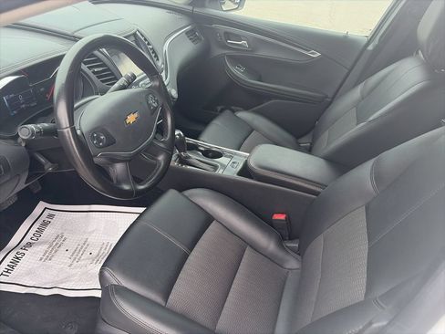 Used 2019 Chevrolet Impala LT FWD image 16