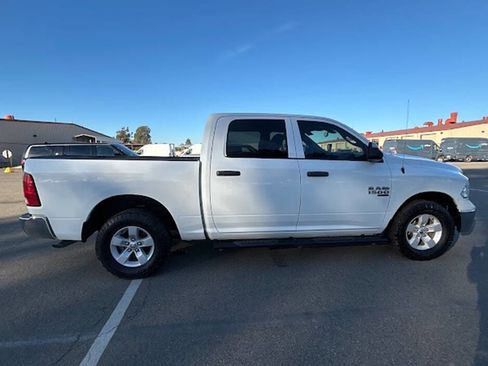 Used 2022 RAM 1500 Tradesman w/ Chrome Appearance Group image 9
