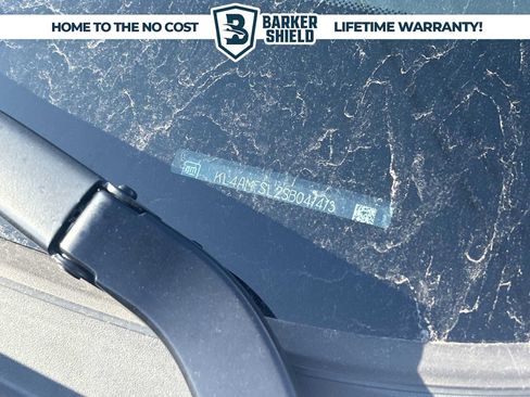 Used 2025 Buick Encore GX Avenir w/ Avenir Convenience Package FWD image 31