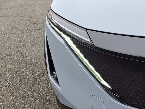 Used 2024 Nissan Ariya AWD image 10