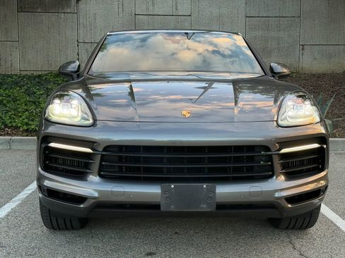 Used 2020 Porsche Cayenne S w/ Premium Package image 4