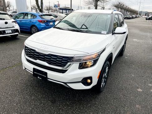 Certified 2023 Kia Seltos LX image 3