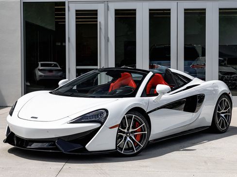 Used 2019 McLaren 570S Spider image 10