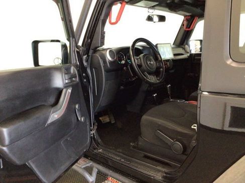 Used 2016 Jeep Wrangler Sport w/ Connectivity Group AWD/4WD image 14