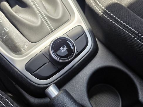 New 2025 Hyundai Venue SEL image 30