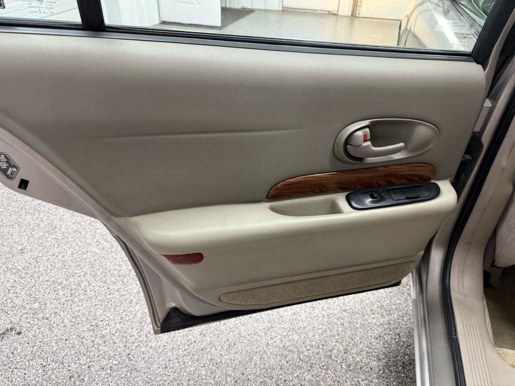 Used 2000 Buick Le Sabre Custom w/ Prestige Opt Pkg FWD image 25