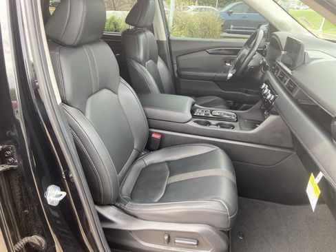 Used 2025 Honda Pilot EX-L image 15