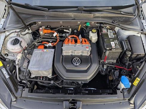 Used 2016 Volkswagen e-Golf SE w/ DC Fast Charging Package image 22