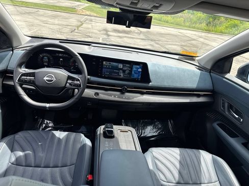 Used 2024 Nissan Ariya AWD image 18