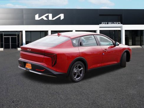 New 2025 Kia K4 LXS image 3