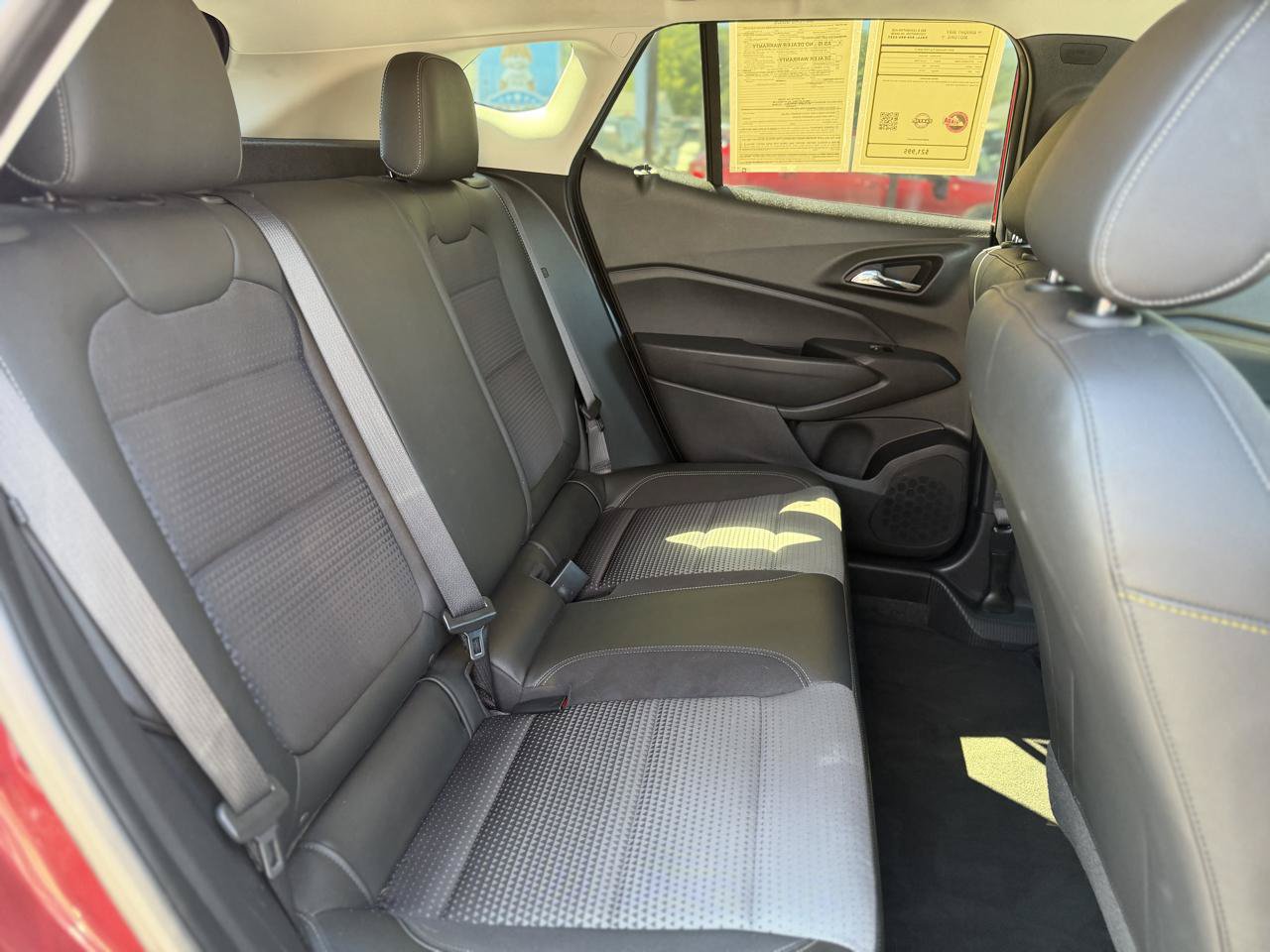 Used 2025 Chevrolet Trax LT FWD image 19