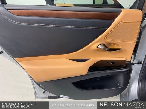 Used 2025 Lexus ES 300h F Sport w/ Accessory Package (Z2) FWD image 19