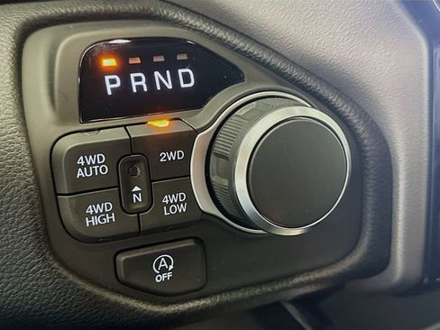 New 2026 RAM 1500 4x4 Crew Cab image 17