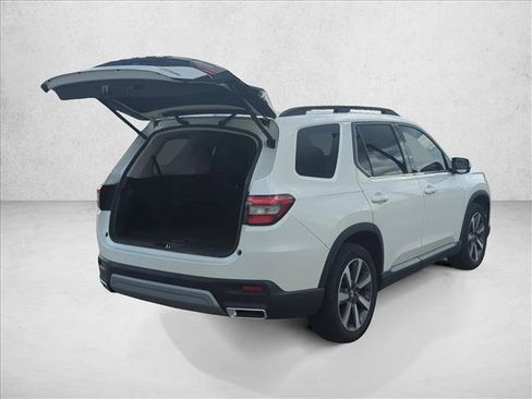 Used 2023 Honda Pilot Touring image 10
