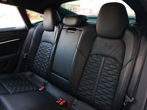Used 2021 Audi RS 7 Sportback w/ RS 7 Executive Package AWD/4WD image 12