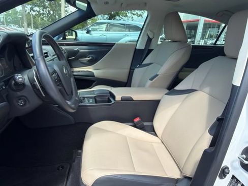 Used 2021 Lexus ES 300h w/ Premium Package FWD image 14