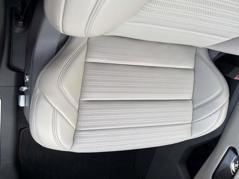 Used 2025 Lincoln Nautilus Reserve AWD/4WD image 20