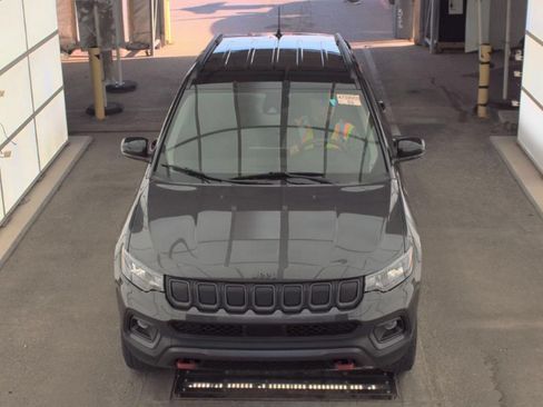 Used 2022 Jeep Compass Trailhawk AWD/4WD image 2