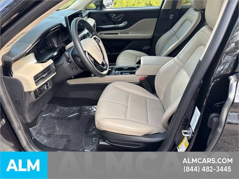 Used 2025 Lincoln Corsair AWD w/ Equipment Group 101A image 10