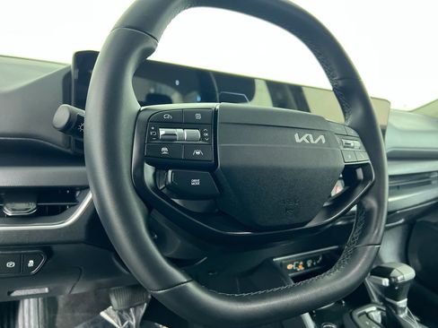 Certified 2025 Kia K4 EX FWD image 17