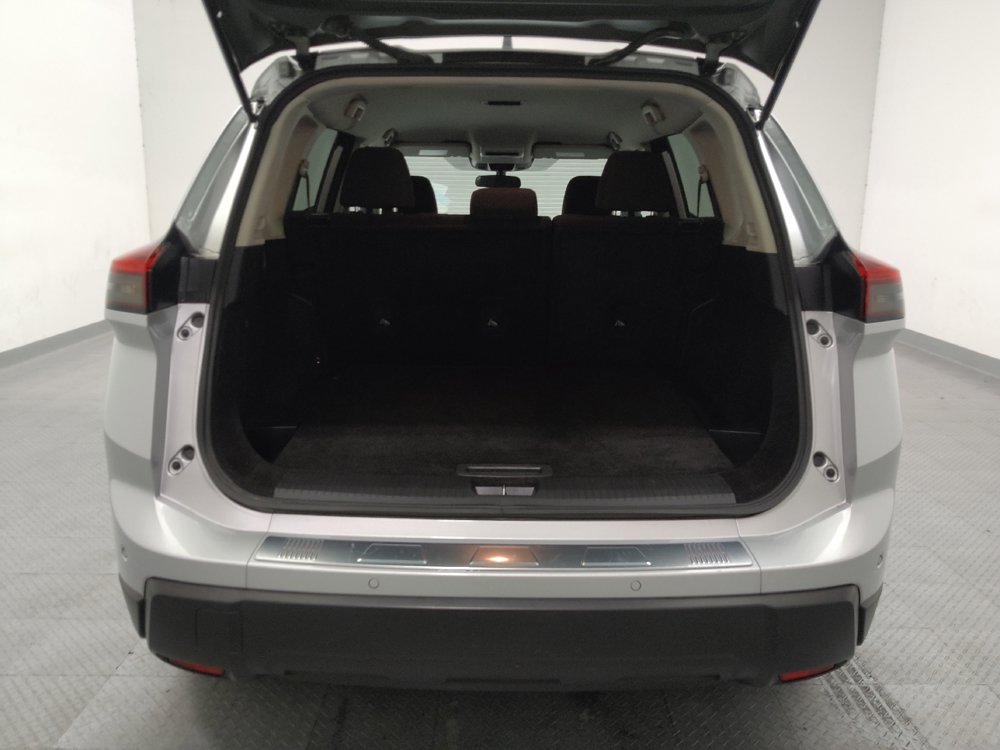 Used 2024 Nissan Rogue S FWD image 29