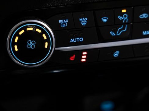 Used 2022 Ford Escape SE w/ Cold Weather Package image 15