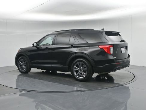 Used 2022 Ford Explorer XLT w/ Equipment Group 202A RWD image 7