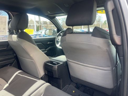 Used 2025 Toyota Tacoma TRD Off-Road image 15