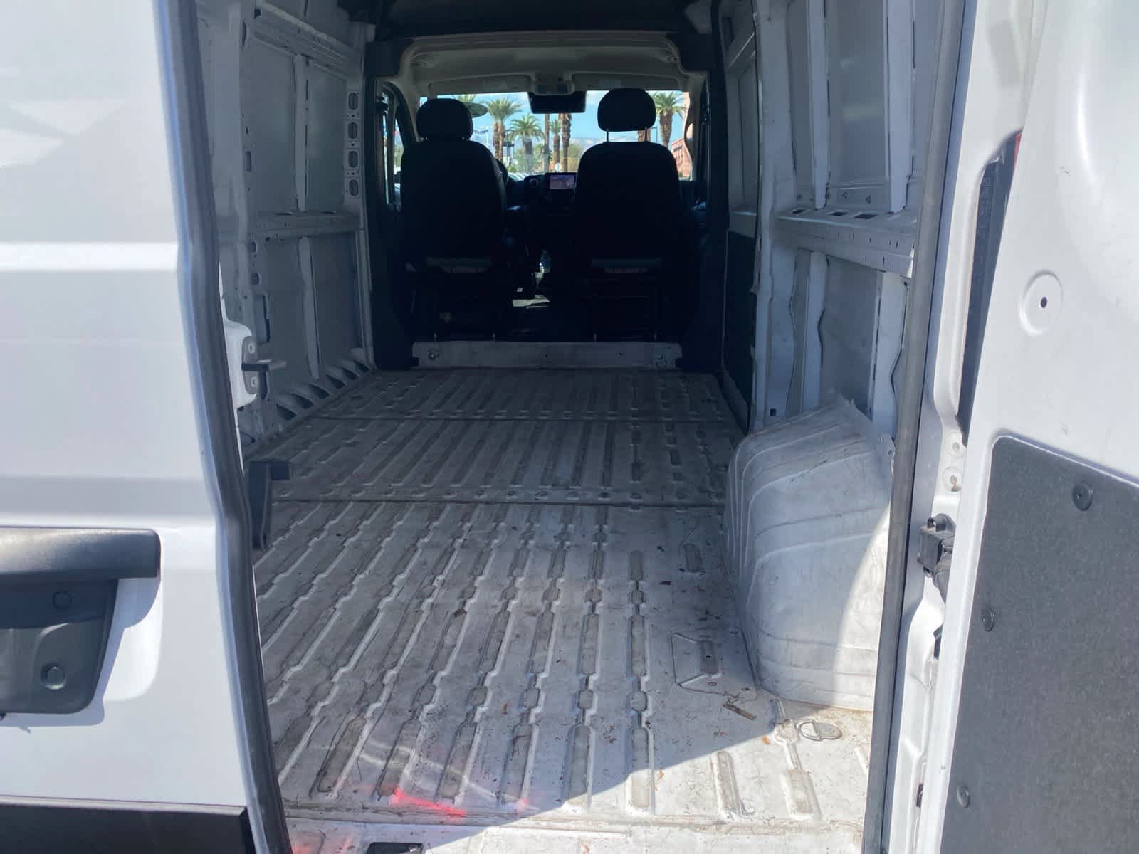 Used 2025 RAM ProMaster 2500 w/ Convenience Group FWD image 8