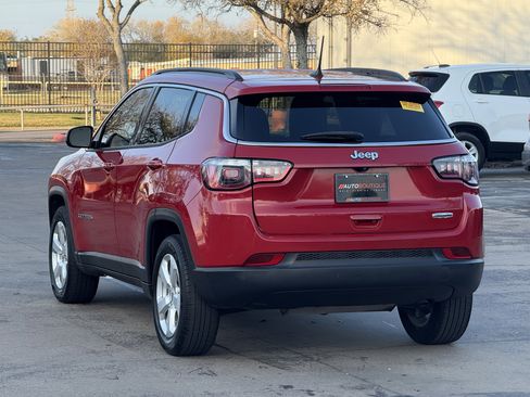 Used 2019 Jeep Compass Latitude w/ Popular Equipment Group image 9
