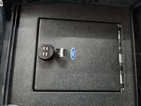 Used 2022 Ford F250 Lariat w/ Chrome Package image 54