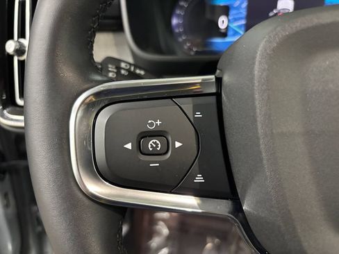 Certified 2024 Volvo XC40 B5 Plus w/ Climate Package AWD/4WD image 24