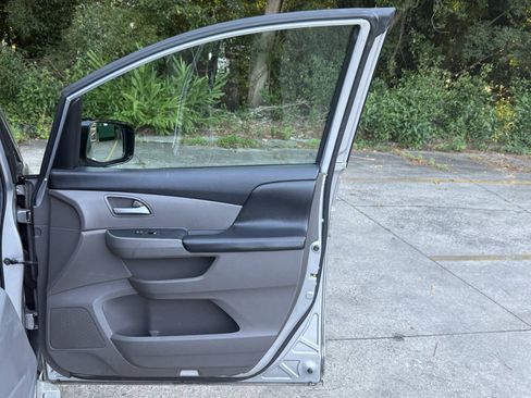 Used 2013 Honda Odyssey Touring image 29