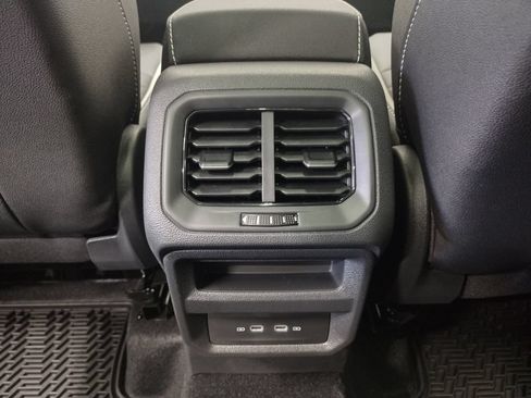 New 2026 Volkswagen Taos SEL AWD/4WD image 33
