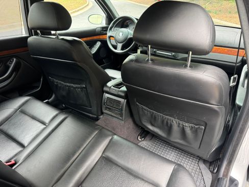 Used 2003 BMW M5 RWD image 32