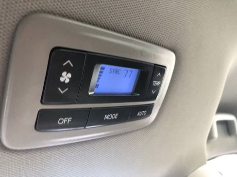 Used 2019 Toyota Sienna XLE image 13