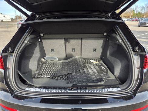 Used 2025 Audi Q3 2.0T Premium w/ Convenience Package image 8