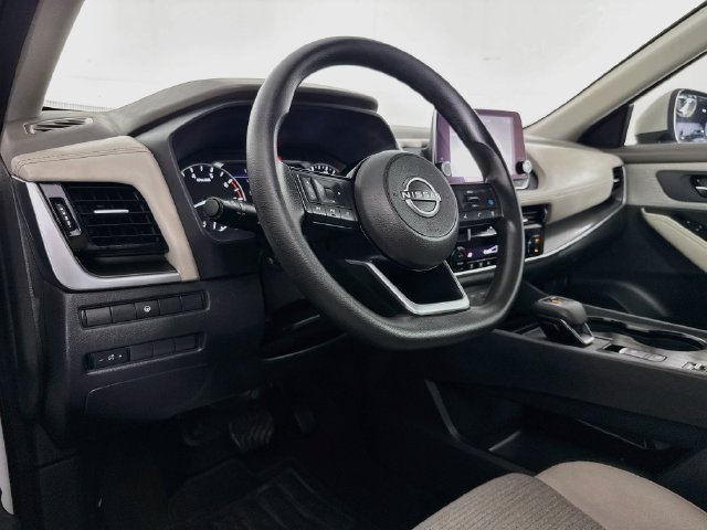 Used 2022 Nissan Rogue SV FWD image 20