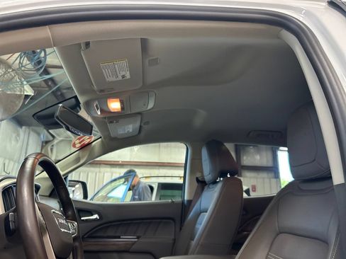 Used 2022 GMC Canyon Denali AWD/4WD image 13