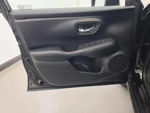 Used 2023 Honda HR-V LX image 15