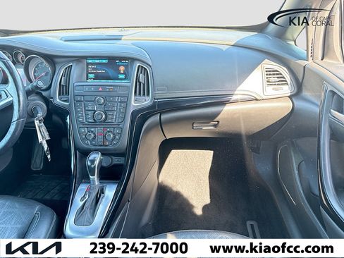 Used 2019 Buick Cascada Premium image 17