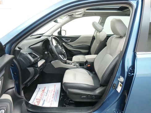 Used 2023 Subaru Forester Limited w/ Popular Package #3 image 16