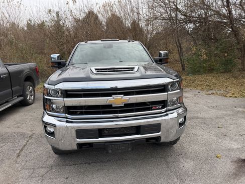 Used 2018 Chevrolet Silverado 2500 LTZ w/ Duramax Plus Package image 3