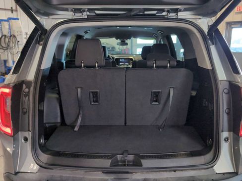 Used 2023 GMC Acadia SLE w/ Driver Convenience Package image 24