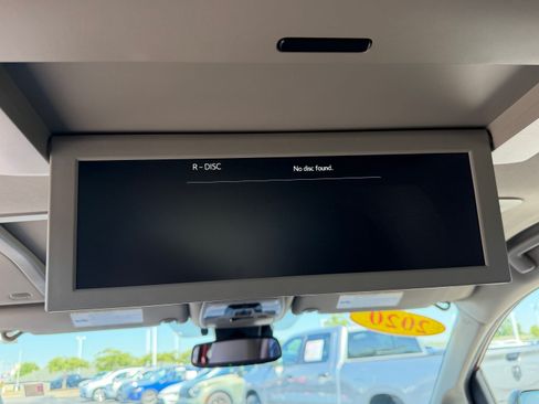 Used 2020 Toyota Sienna Limited Premium w/ Carpet Mat Package AWD/4WD image 22