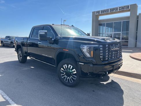 Used 2025 GMC Sierra 2500 Denali Ultimate image 3